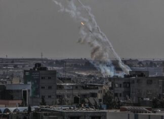 كتائب القسام تقصف تل أبيب بالصواريخ