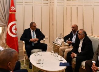 نقيب الصحفيين التونسيين يدعو خلال اجتماع مع وزير التربية إلى إعطاء أولوية التشغيل بمكاتب الاتصال والإعلام للصحفيين والاتصاليين
