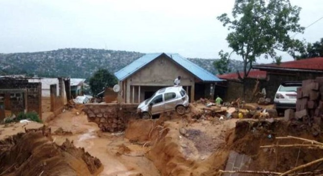 مقتل 40 على الأقل في فيضانات وانهيارات أرضية في الكونغو