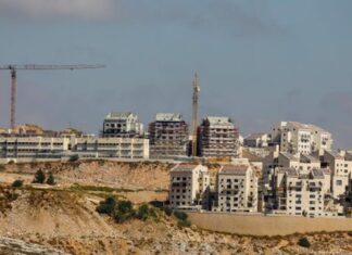 وفد من الاتحاد الأوروبي يشدد على أن المستوطنات الإسرائيلية تشكل عقبة أمام إقامة دولة فلسطينية