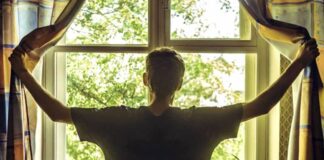 8 عادات ينبغي تجنبها ليلًا للاستيقاظ منتعشًا كل صباح !