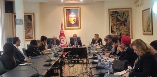 جلسة عمل بإشراف وزير السياحة حول تقييم نشاط الديوان الوطني للصناعات التقليدية خلال سنة 2023 وتقديم أهم برامج العمل للفترة القادمة