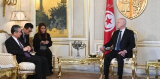 رئيس الجمهورية يؤكد خلال لقائه بوزير الخارجية الصيني تطلع تونس إلى إرساء شراكات وبرامج تعاون جديدة مع الصين في عدّة ميادين