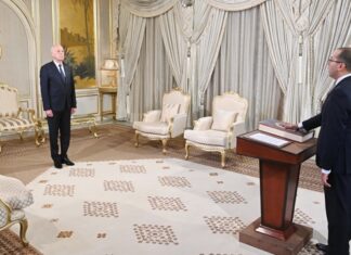 رئيس الجمهورية يشرف على موكب أداء اليمين الدستورية لأعضاء الحكومة الجدد