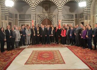 رئيس الحكومة يشرف على موكب بمناسبة السنة الادارية الجديدة