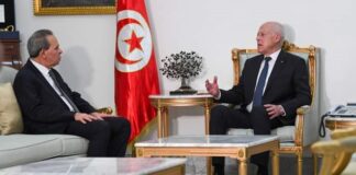 رئيس الجمهورية يؤكد في زيارته لمقرات حكومية في القصبة على العمل إعادة الثقة في مؤسسات الدولة