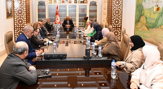 وزيرالتربية يستقبل وفد عماني يؤدي زيارة إلى بلادنا بهدف الإطلاع على التجربة التونسية في التربية والتعليم