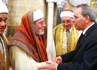 رئيس الحكومة يشرف على موكب الإحتفال بليلة القدر وختم الحديث النبوي الشريف