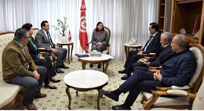 وزيرة التجهيز والإسكان والمكلفة بتسيير وزارة النقل تشرف على الجلسة الافتتاحية لعملية التدقيق الخارجي