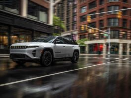 تقديم Jeep® Wagoneer S الجديدة، السيارة الرياضية متعددة الأغراض (SUV) الكهربائية العالمية لعلامة Jeep®