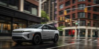 تقديم Jeep® Wagoneer S الجديدة، السيارة الرياضية متعددة الأغراض (SUV) الكهربائية العالمية لعلامة Jeep®