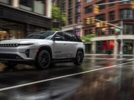 تقديم Jeep® Wagoneer S الجديدة، السيارة الرياضية متعددة الأغراض (SUV) الكهربائية العالمية لعلامة Jeep®