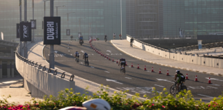 اليوم الأول من نهائي البطولة العالمية للترايثلون تي 100 في دبي يشهد تتويج الأمريكية تايلور نيب بأول لقب عالمي للسلسلة