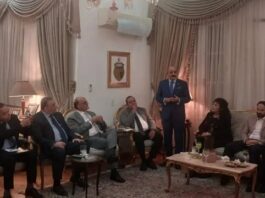 وزير الخارجية يلتقي عددا من التونسيين المقيمين في مصر