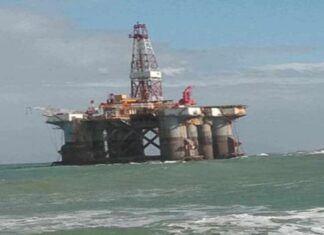 ما حقيقة انفلات منصة بترولية أجنبية عائمة ووصولها الى بحر بنزرت؟