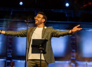 صابر الرباعي على ركح مهرجان الحمامات الدولي: عرض متكامل بين القديم والجديد يراعي تنوع الذائقة الفنية