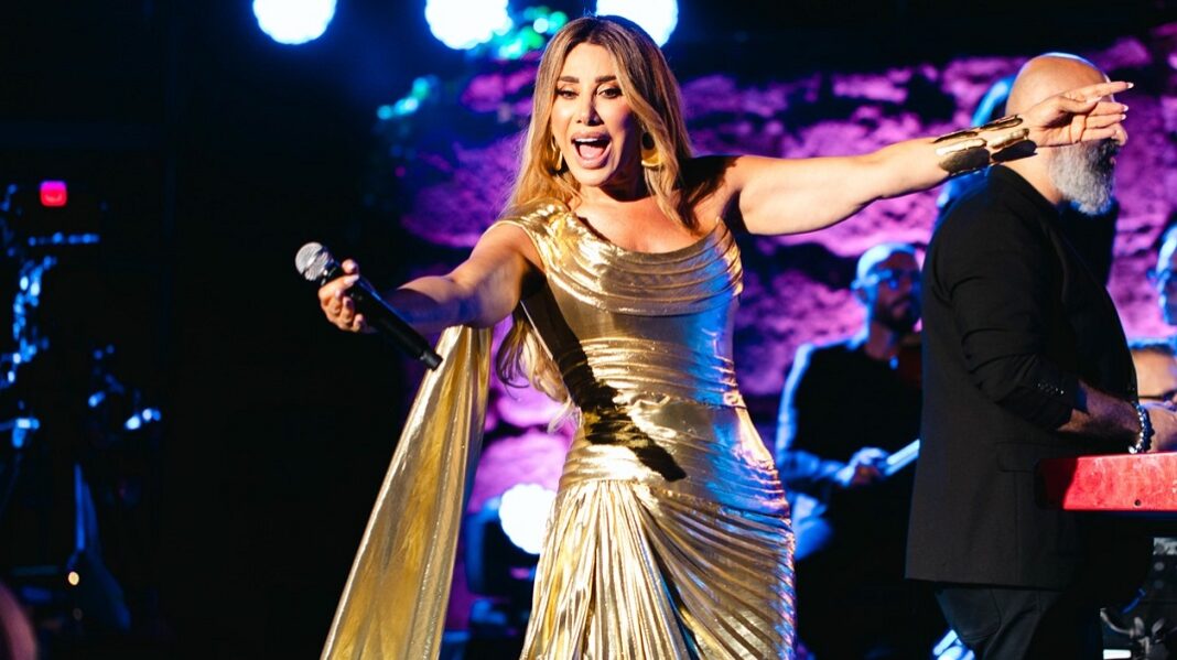 najwa-karam-triomphe-a-carthage-un-retour-en-grande-pompe-نجوى كرم تتوهج على ركح مهرجان قرطاج