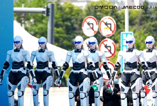 La première livraison mondiale par lots d’ OMODA&JAECOO Robot AiMOGA, leader de la commercialisation de l’intelligence incarnée