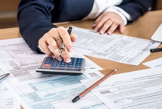 ابراهيم بودربالة: سيتم إحالة مشروع قانون المالية المصادق عليه إلى رئيس الجمهورية لختمه