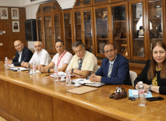 وزير النّقل يطلع على سير أعمال خلية متابعة صيانة أسطول الخطوط الجوية