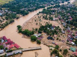 ارتفاع حصيلة ضحايا فيضانات أندونيسيا إلى 200 قتيل