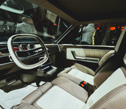 قطاع السيارات: الاتحاد الأوروبي يحدد هدف 25% من البلاستيك المُعاد تدويره في المركبات الجديدة بحلول 2035