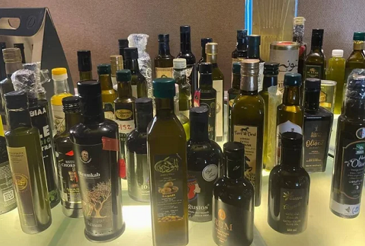 تونس تفوز بالمركز الأول في مسابقة ‘كليوباترا’ لزيت الزيتون بمصر