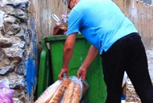 910 مليون دينار تُلقى في سلال المهملات سنوياً.. كيف نوقف نزيف الهدر الغذائي في تونس؟