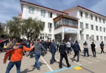 تركيا: إصابة 8 طلاب في حادث إطلاق نار أمام مدرسة ثانوية